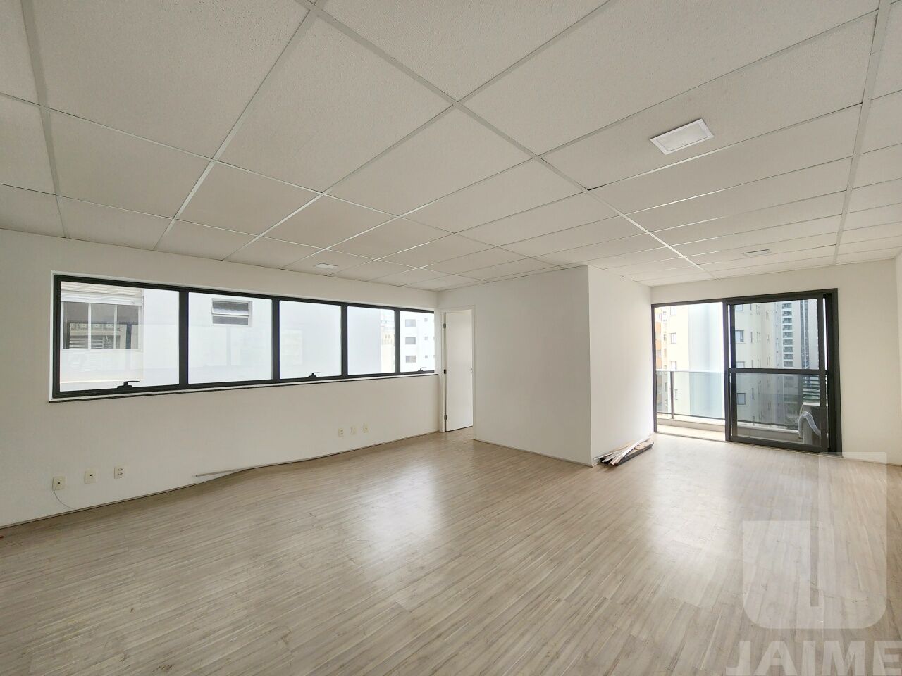 conj-comercial-venda-sao-paulo-paraiso-2vagas-64m2-JA42797