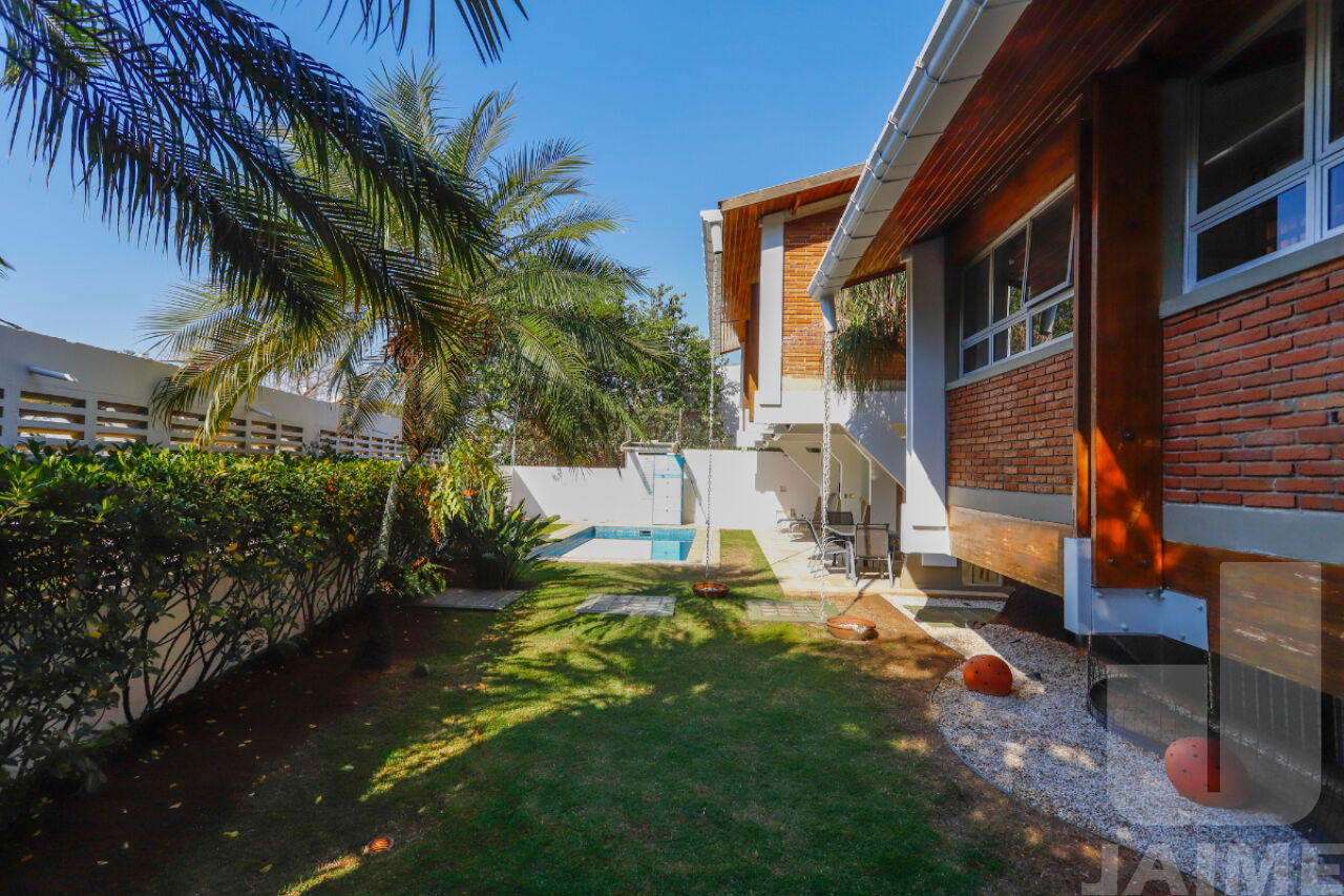 casa-terrea-venda-sao-paulo-sumare-3dormitorios-6vagas-359m2-JA42828