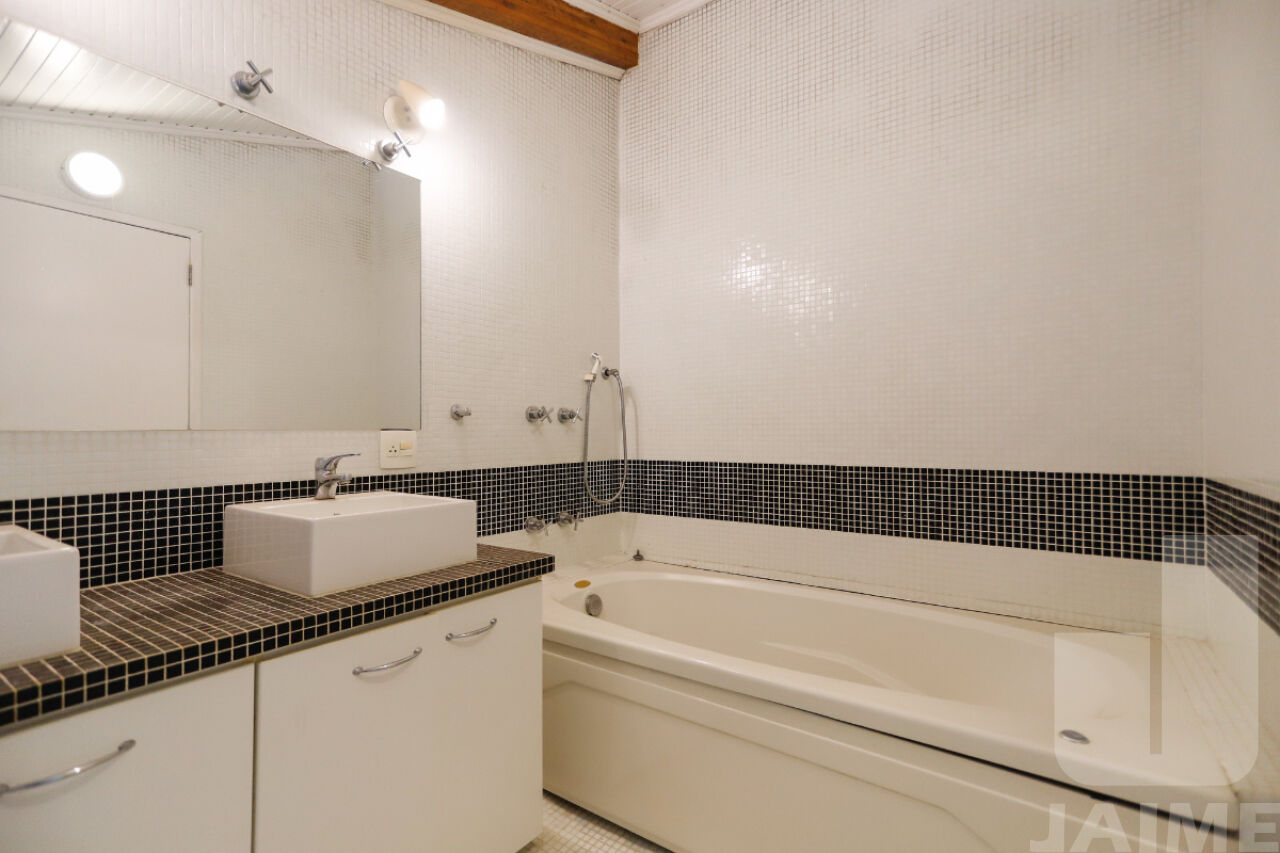 casa-terrea-venda-sao-paulo-sumare-3dormitorios-6vagas-359m2-JA42828