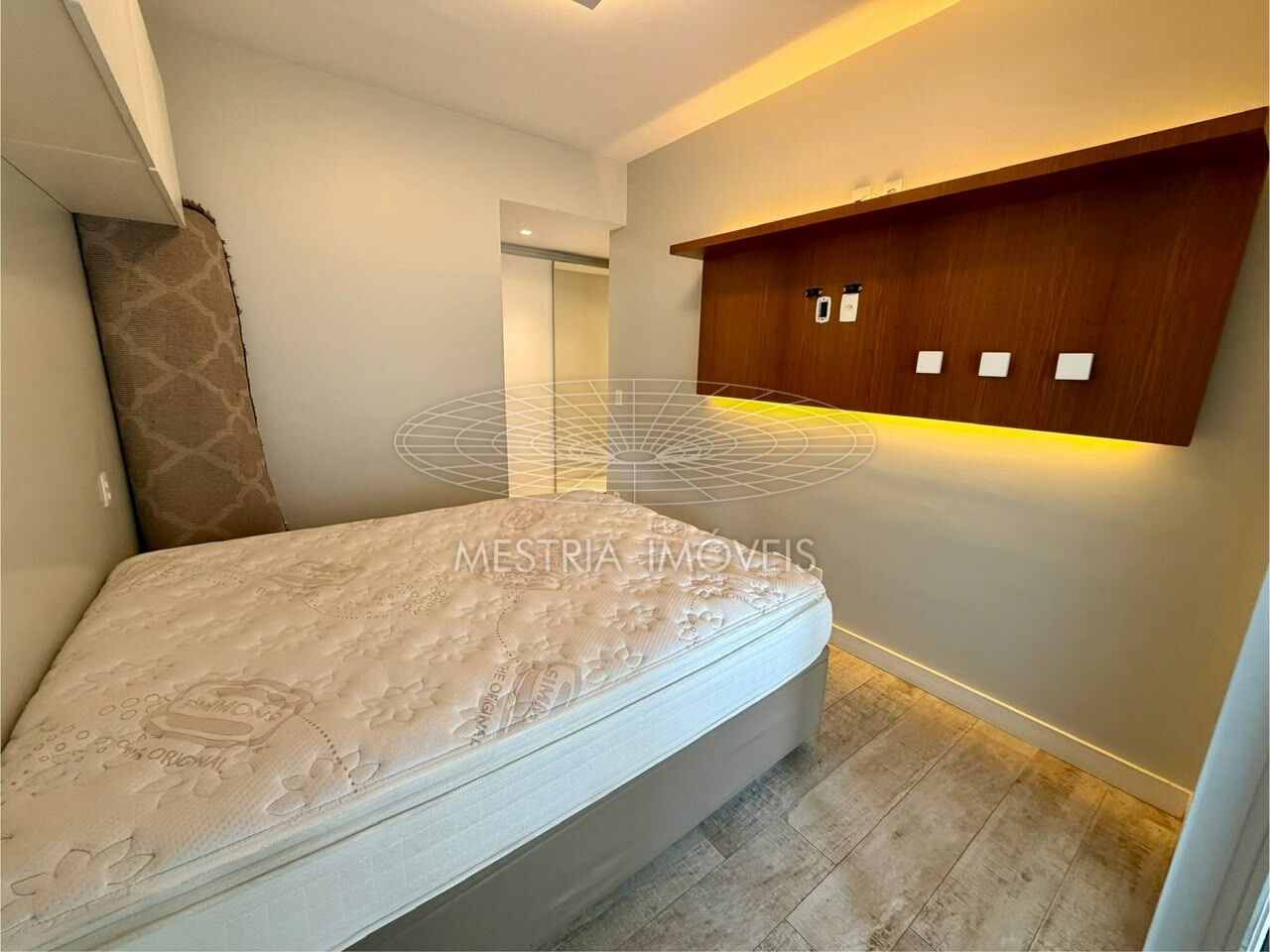 Foto 10 :: DI33870