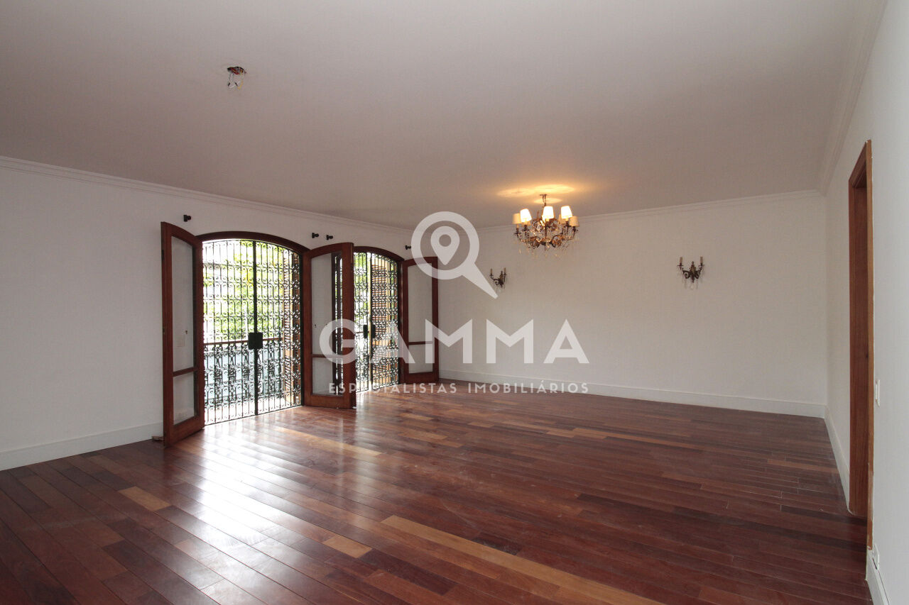 Casa Padrão  para Venda - Pacaembu