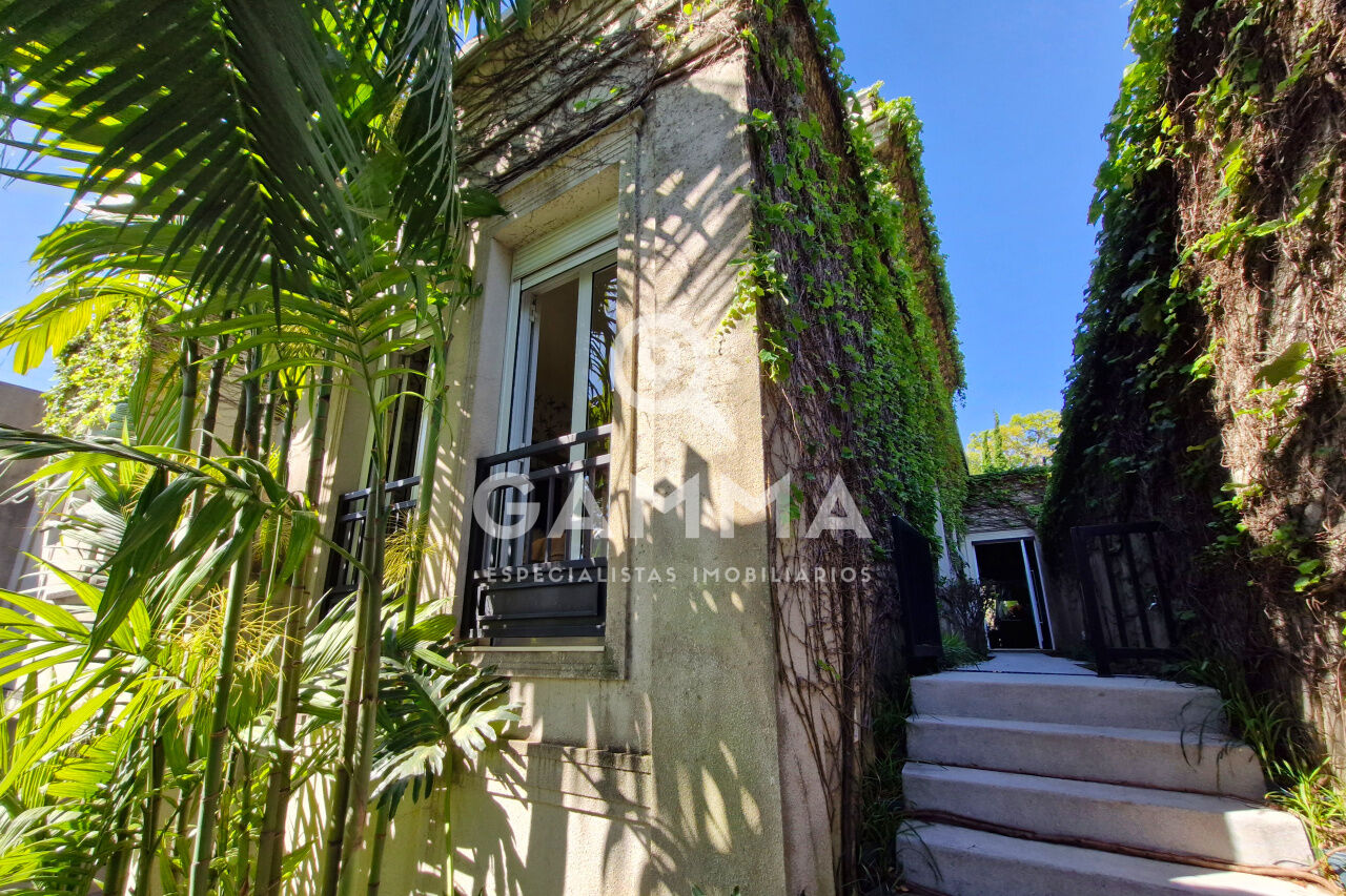 Casa Padrão  para Venda - Pacaembu