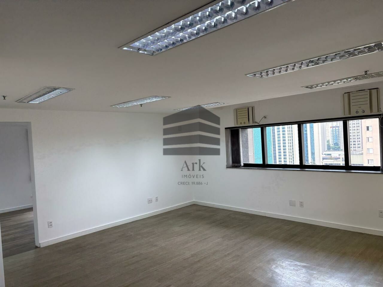 Conj. Comercial para Locação - Indianópolis