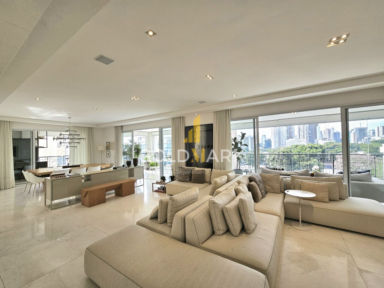 Apartamento em Moema - LL5179