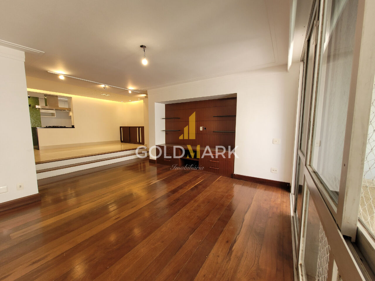 Apartamento em Moema - LL5181