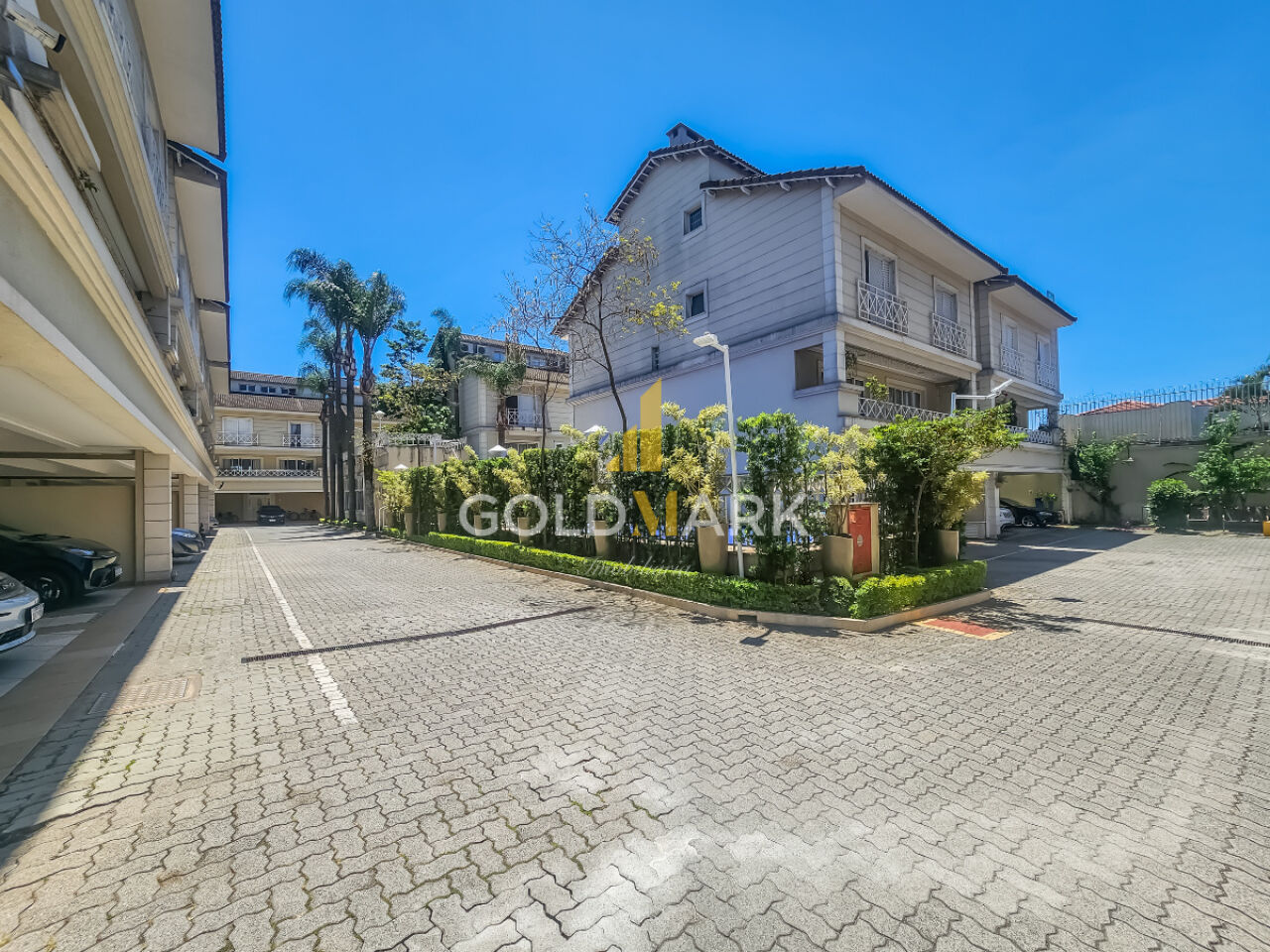 Casa em Condominio Fechado em Moema - LL5278