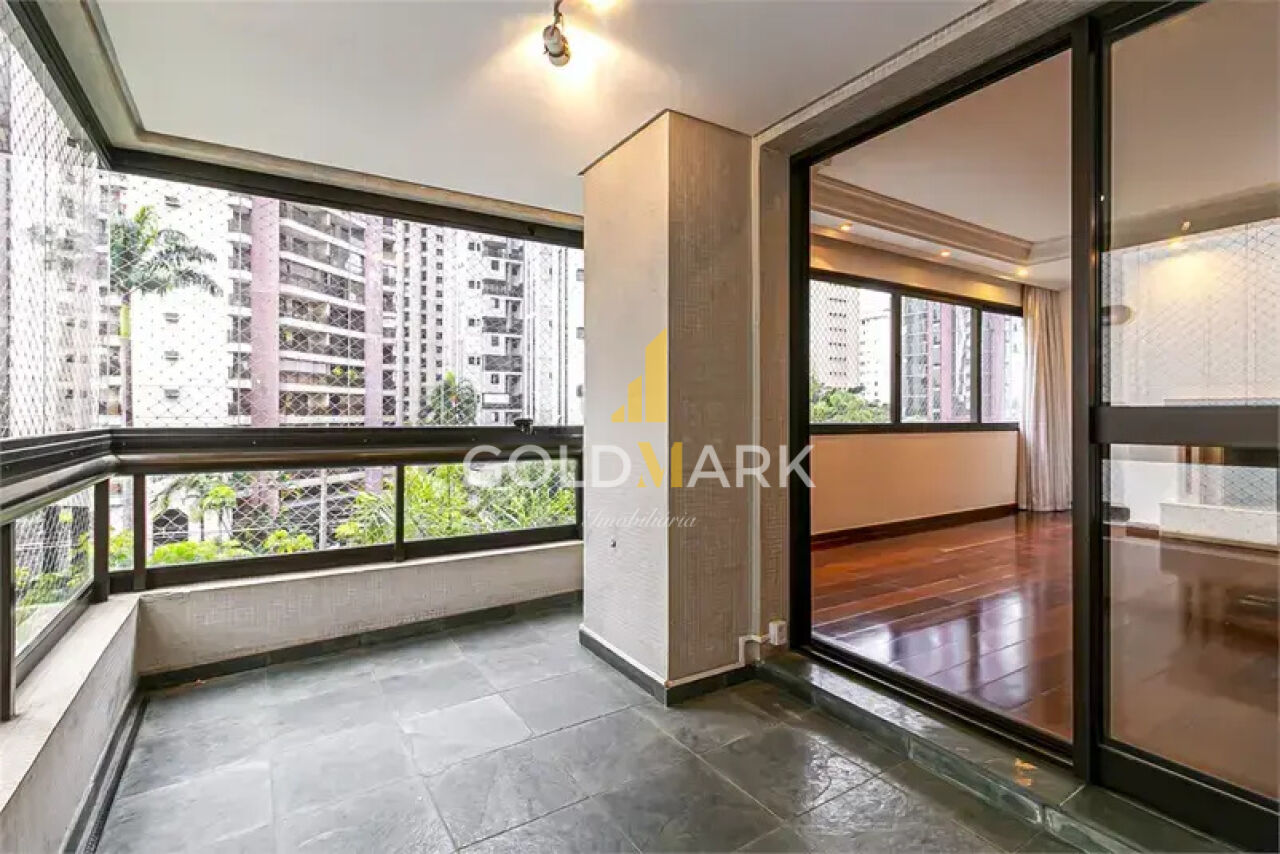 Apartamento em Moema - LL5359