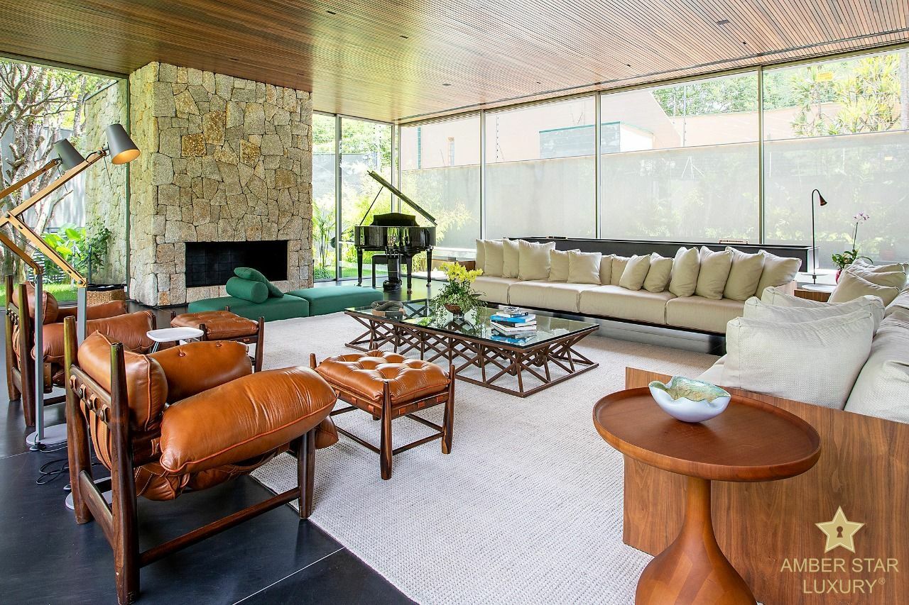 Casa de Rua com Guarita para Venda - Vila Madalena