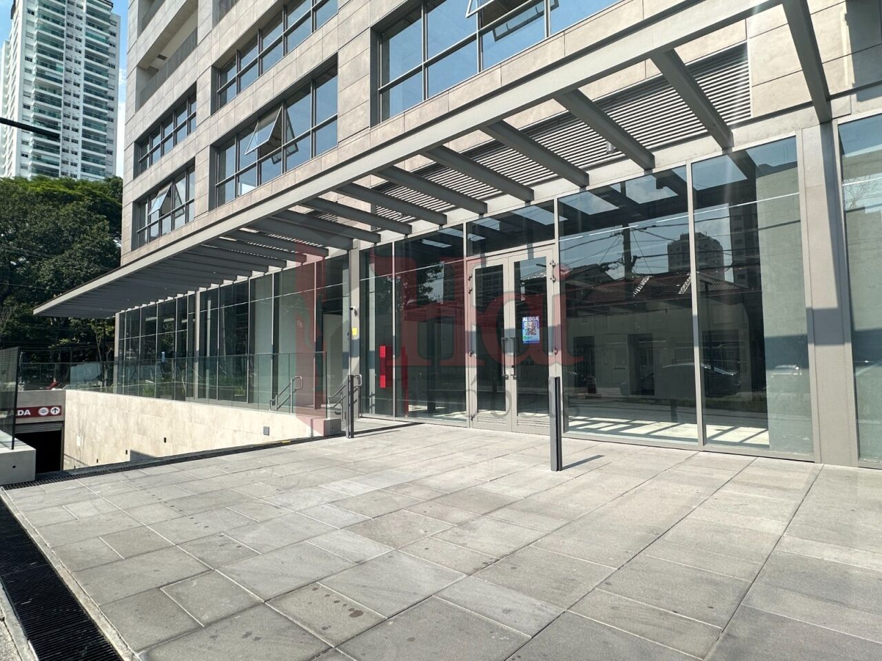 Loja e Mezanino para Locação - Vila Gomes Cardim