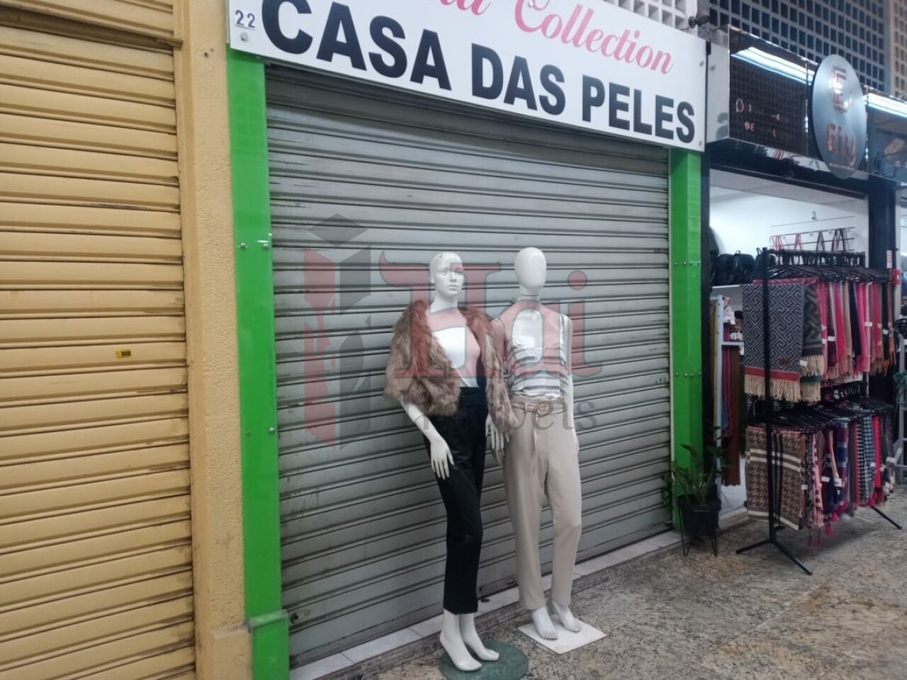  Loja de Shoping e Centro Comercial para Venda - Bom Retiro