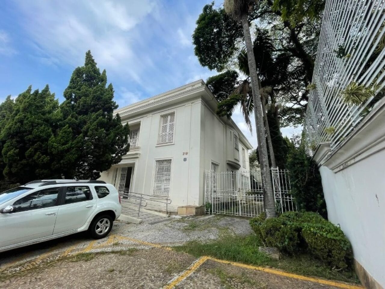 Casa Assobradada para Locação - Jardim América