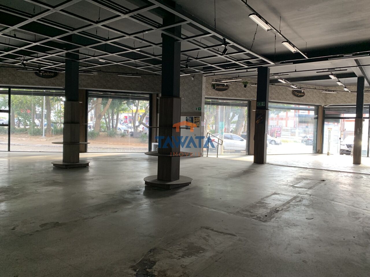 Salão com aprox. 304,00m² - Vila Carrão - Conselheiro Carrão