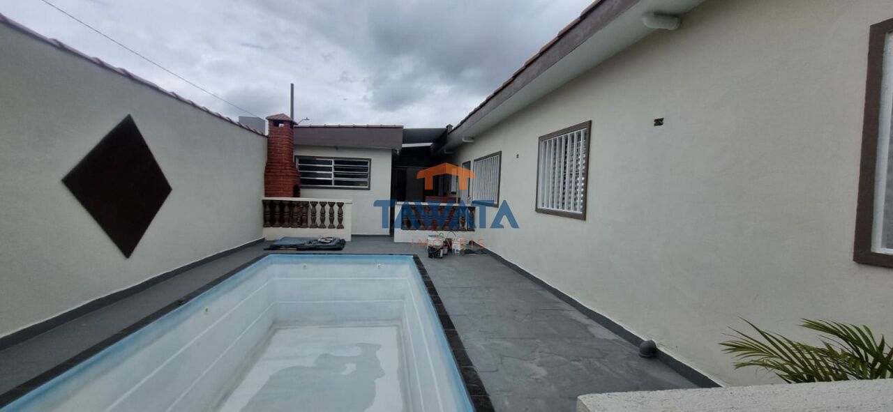 CASA COM EDÍCULA