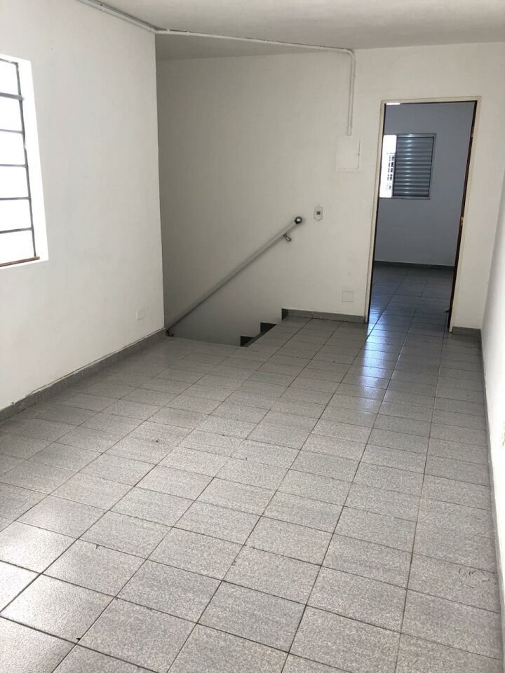 Casa Assobradada para Locação - Parque dos Bancários