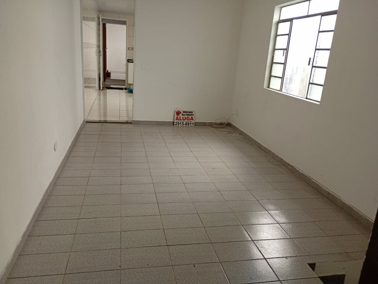 Casa Assobradada para Locação - Parque dos Bancários