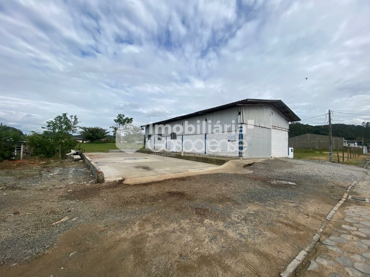 Galpão para Locação - Margem Esquerda