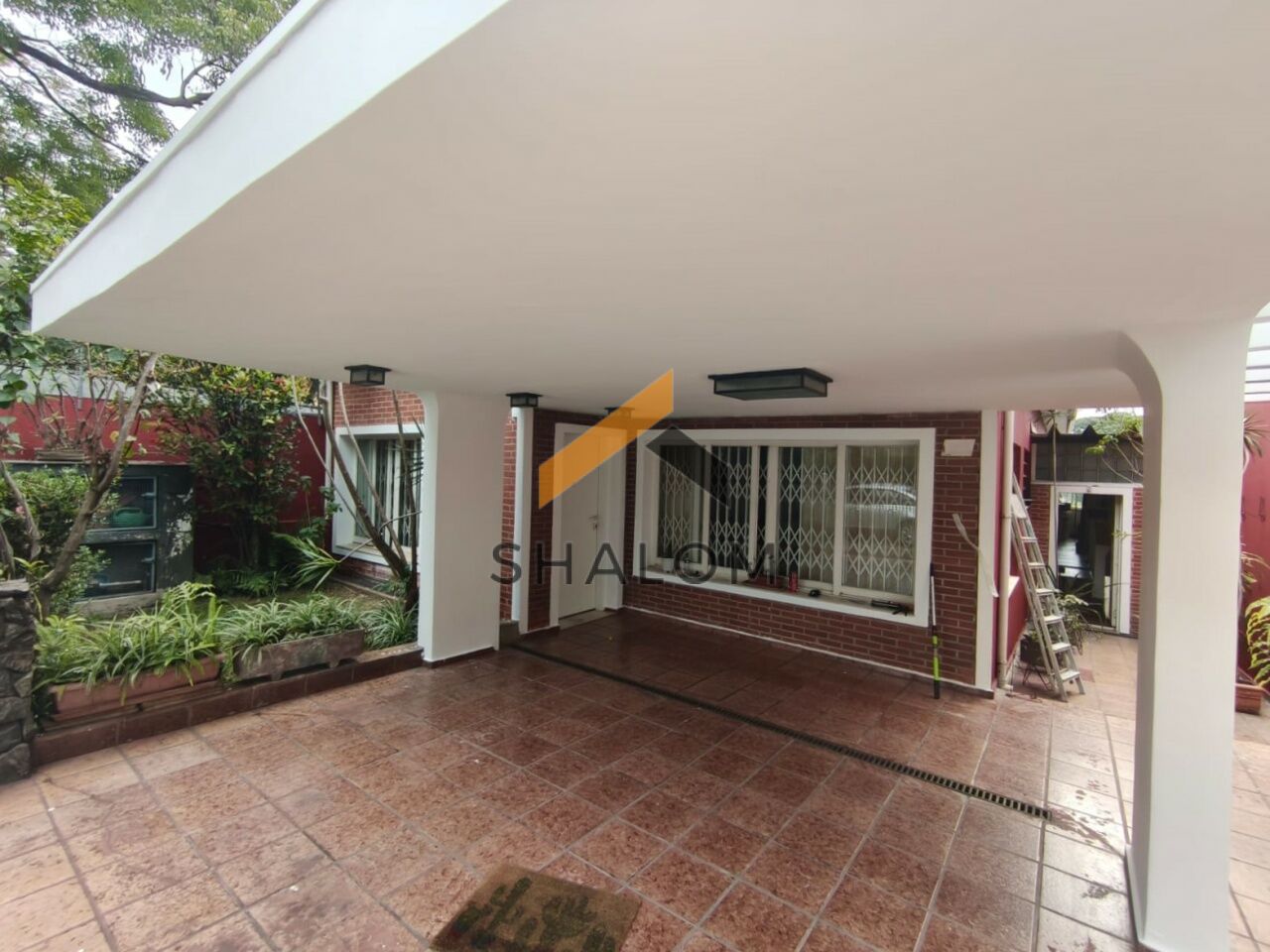 Sobrado para Venda - Instituto de Previdência