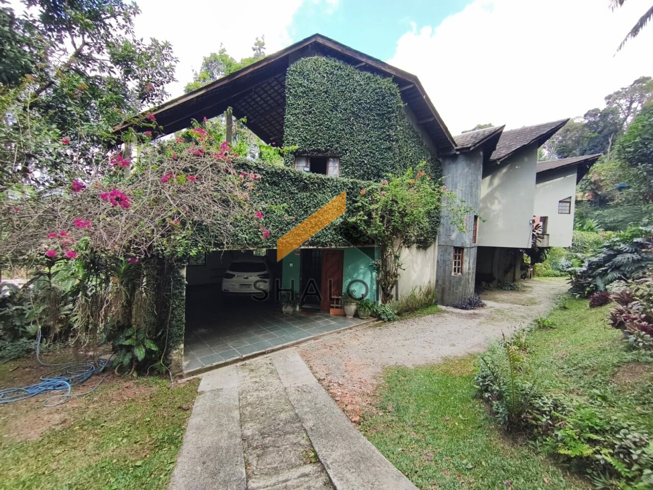 Condomínio para Venda - Condomínio Iolanda