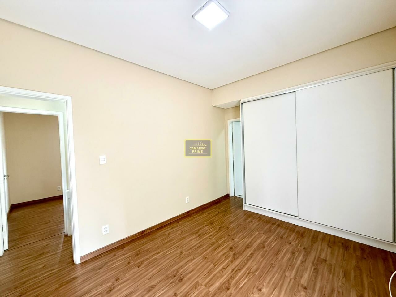 Foto 5 - EB100028