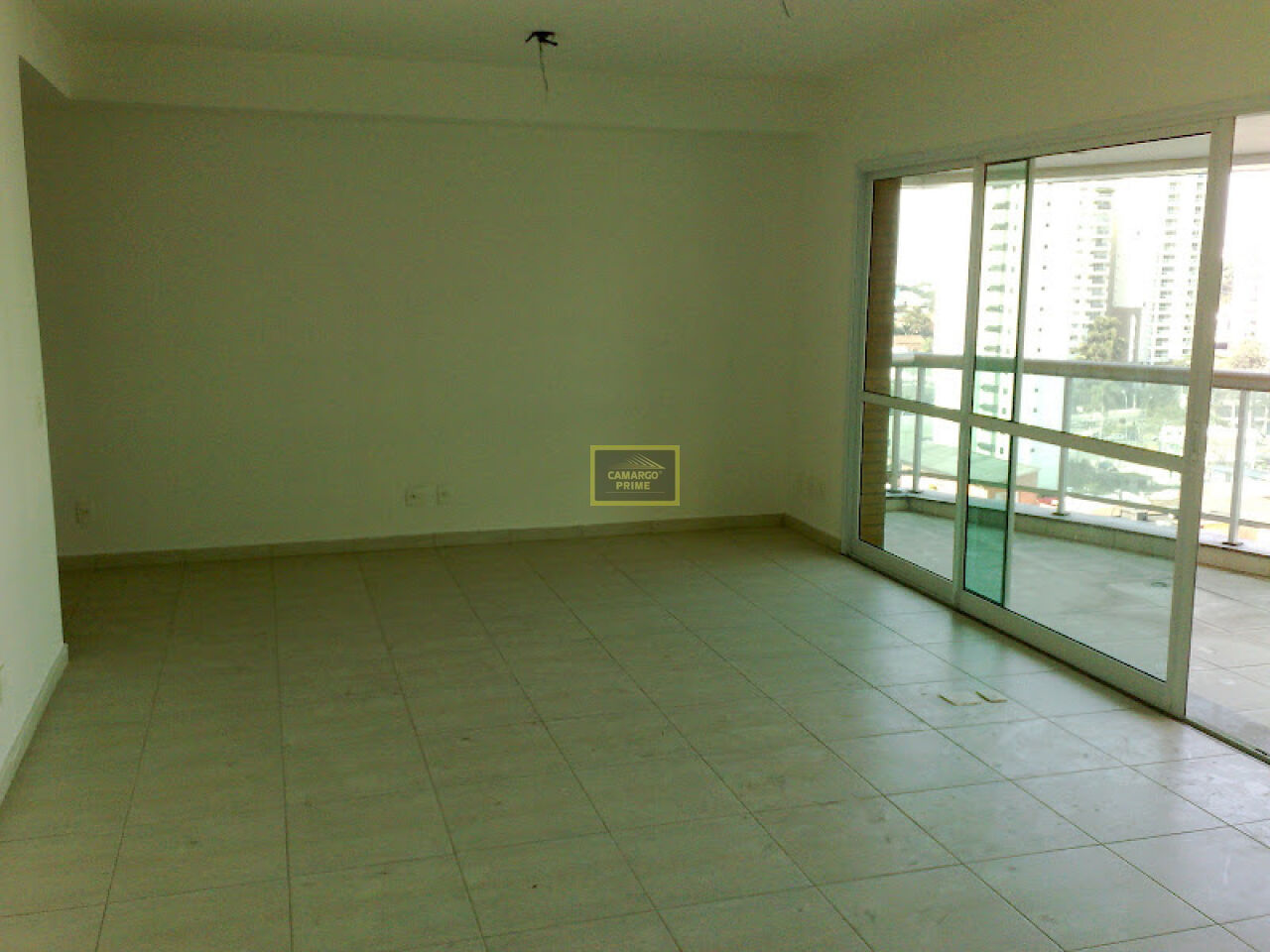 Foto 2 - EB100110