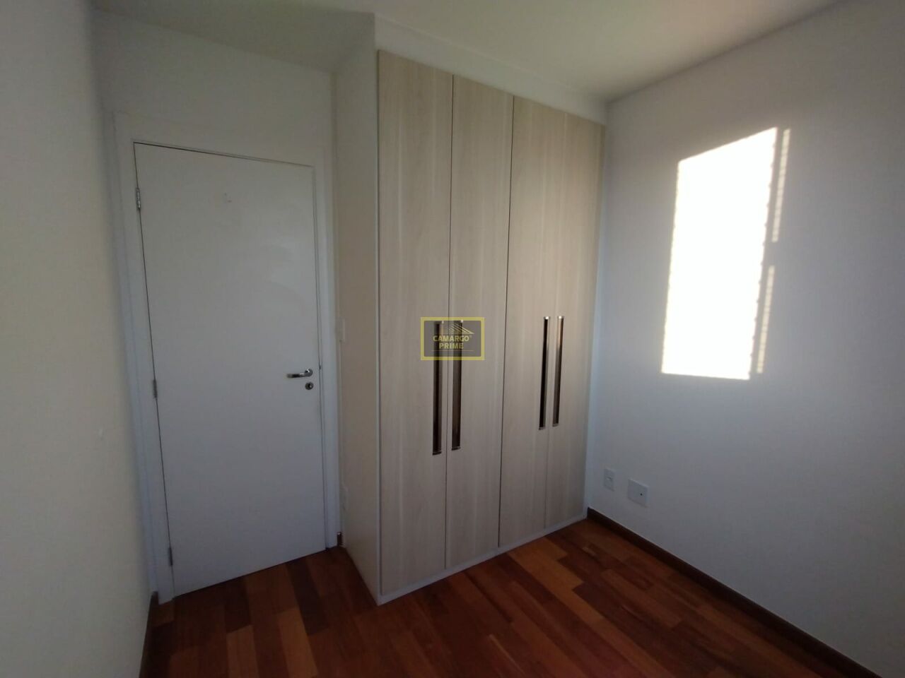 Foto 5 - EB97538