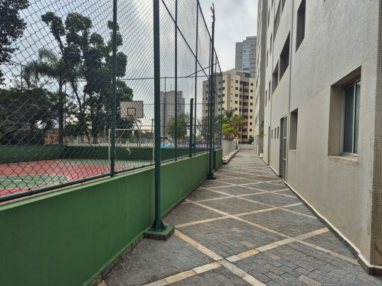 Foto 43 - BI48323
