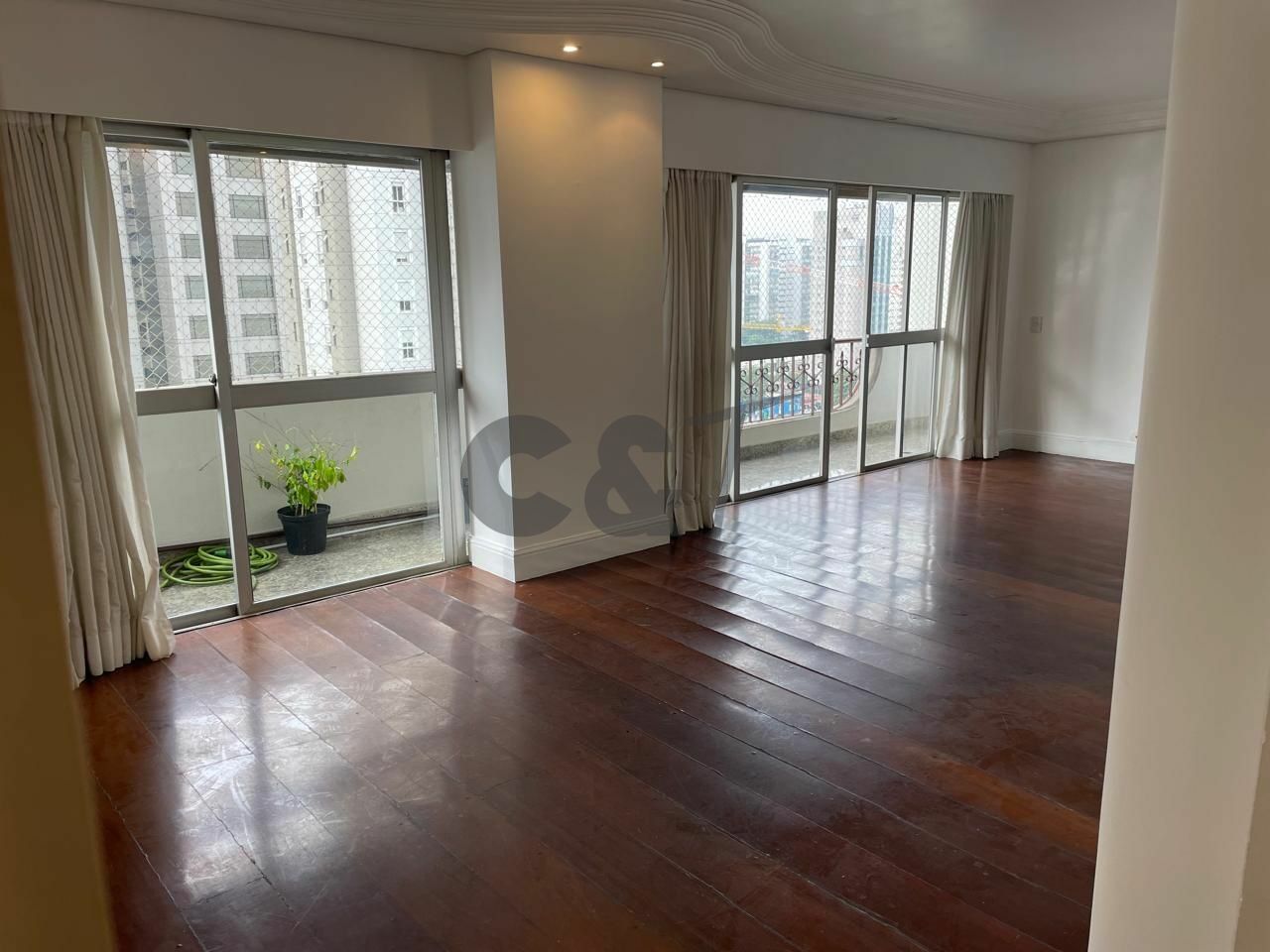 Apartamento para Locação - Moema