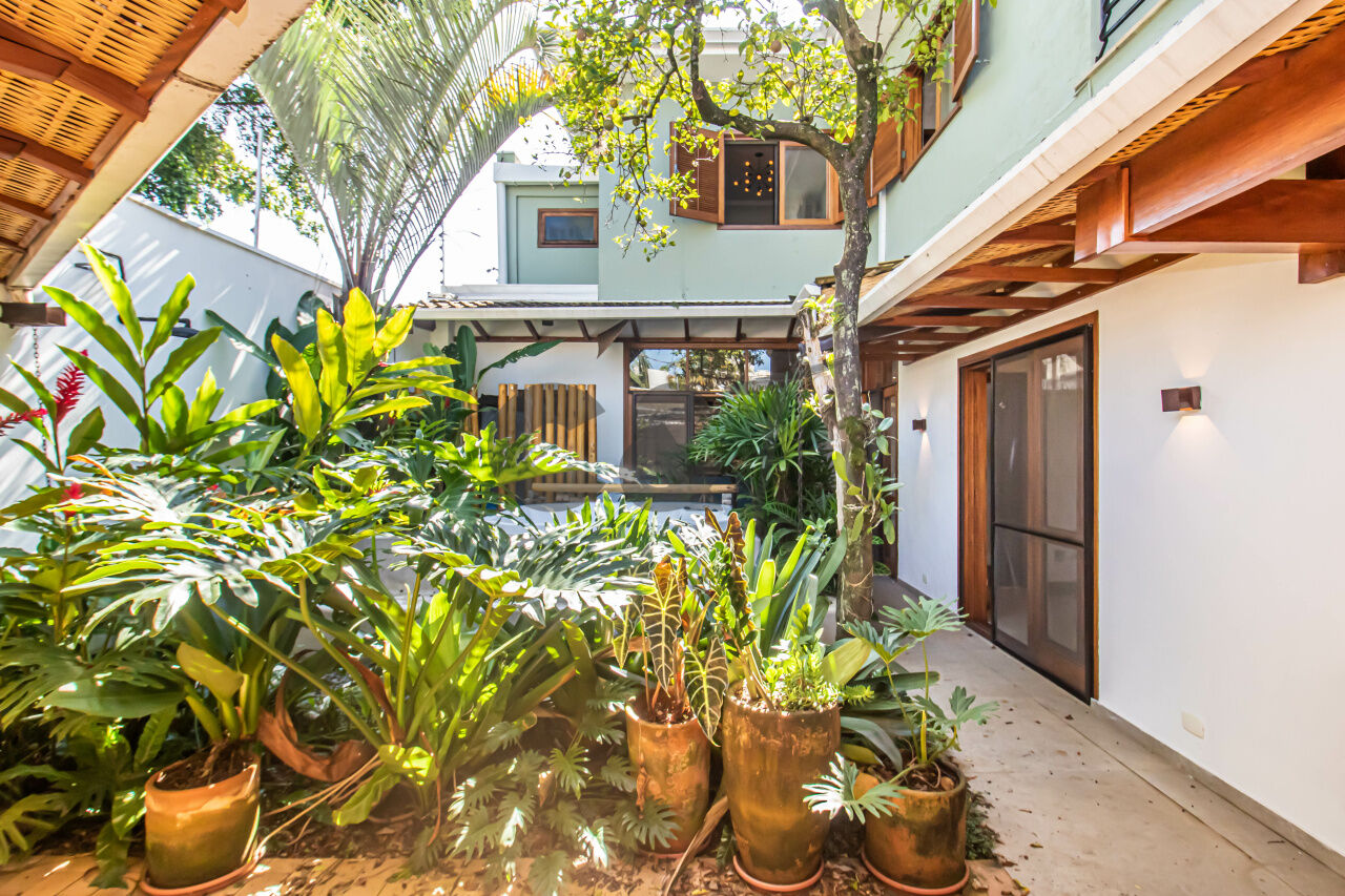 Casa de Condomínio para Venda - Granja Julieta