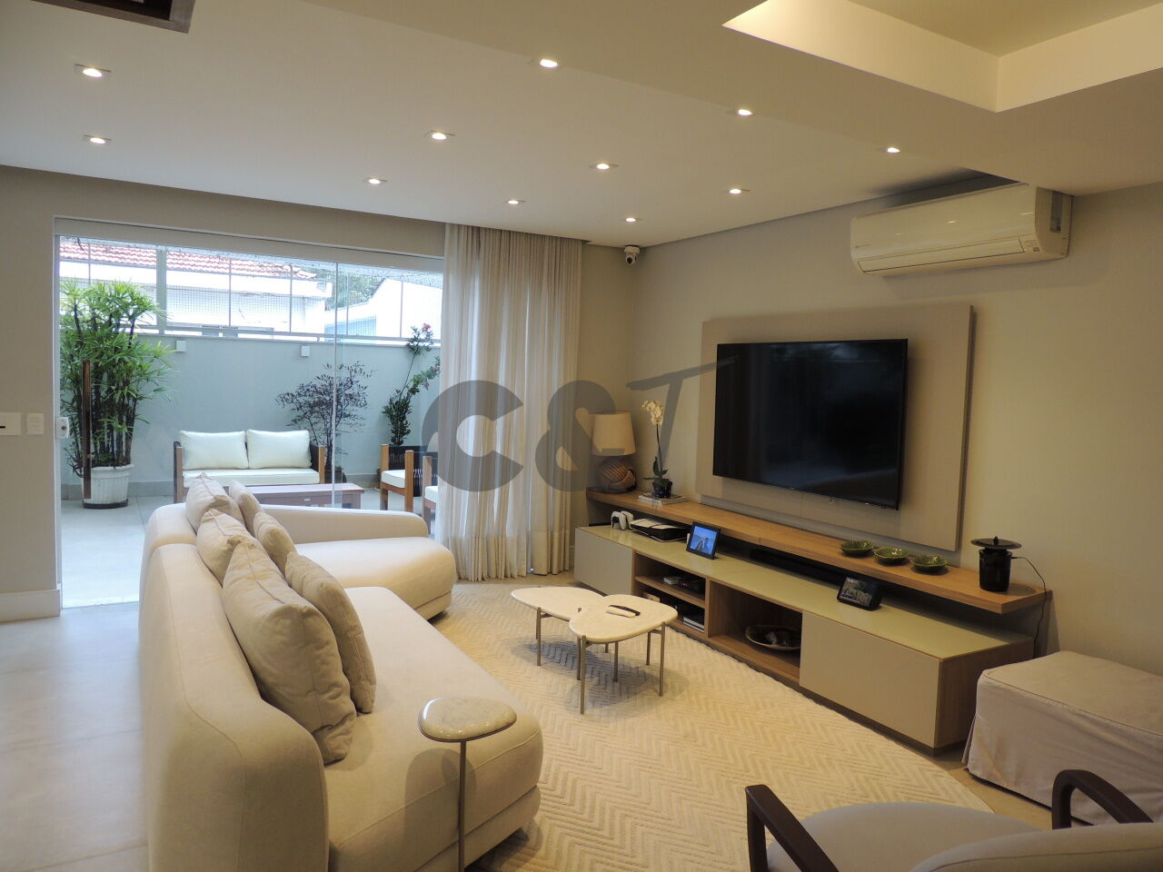 Casa de Vila para Venda - Jardim Hípico