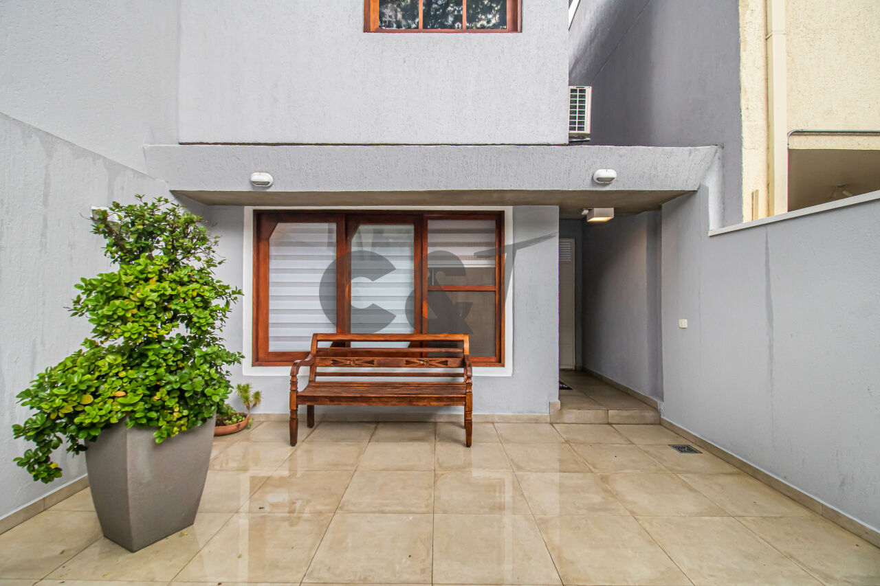 Sobrado para Venda - Jardim Hípico