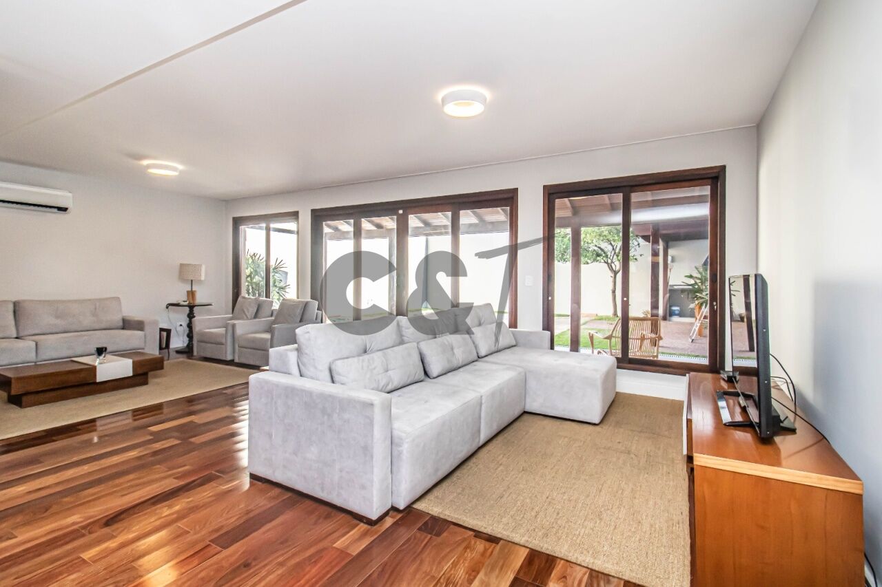 Sobrado para Venda - Granja Julieta