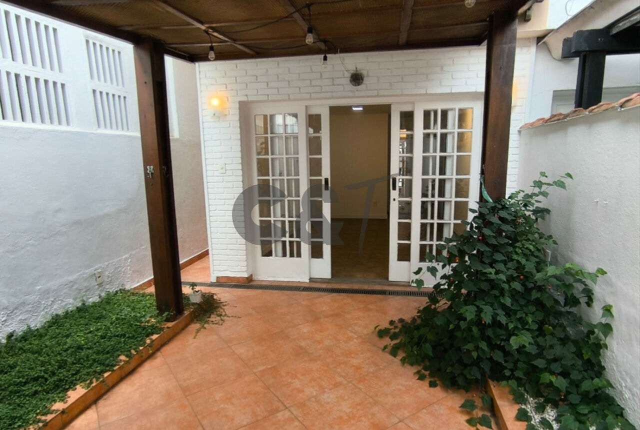 Sobrado para Venda - Jardim Hípico