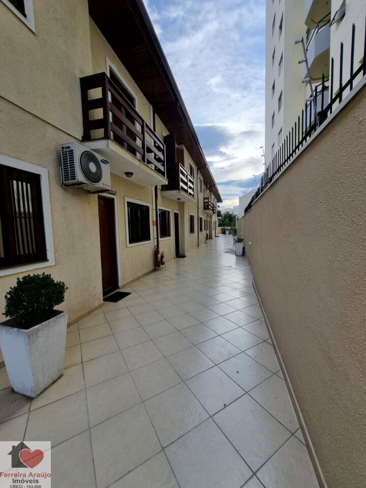 Condomínio para Venda - Vila São Pedro