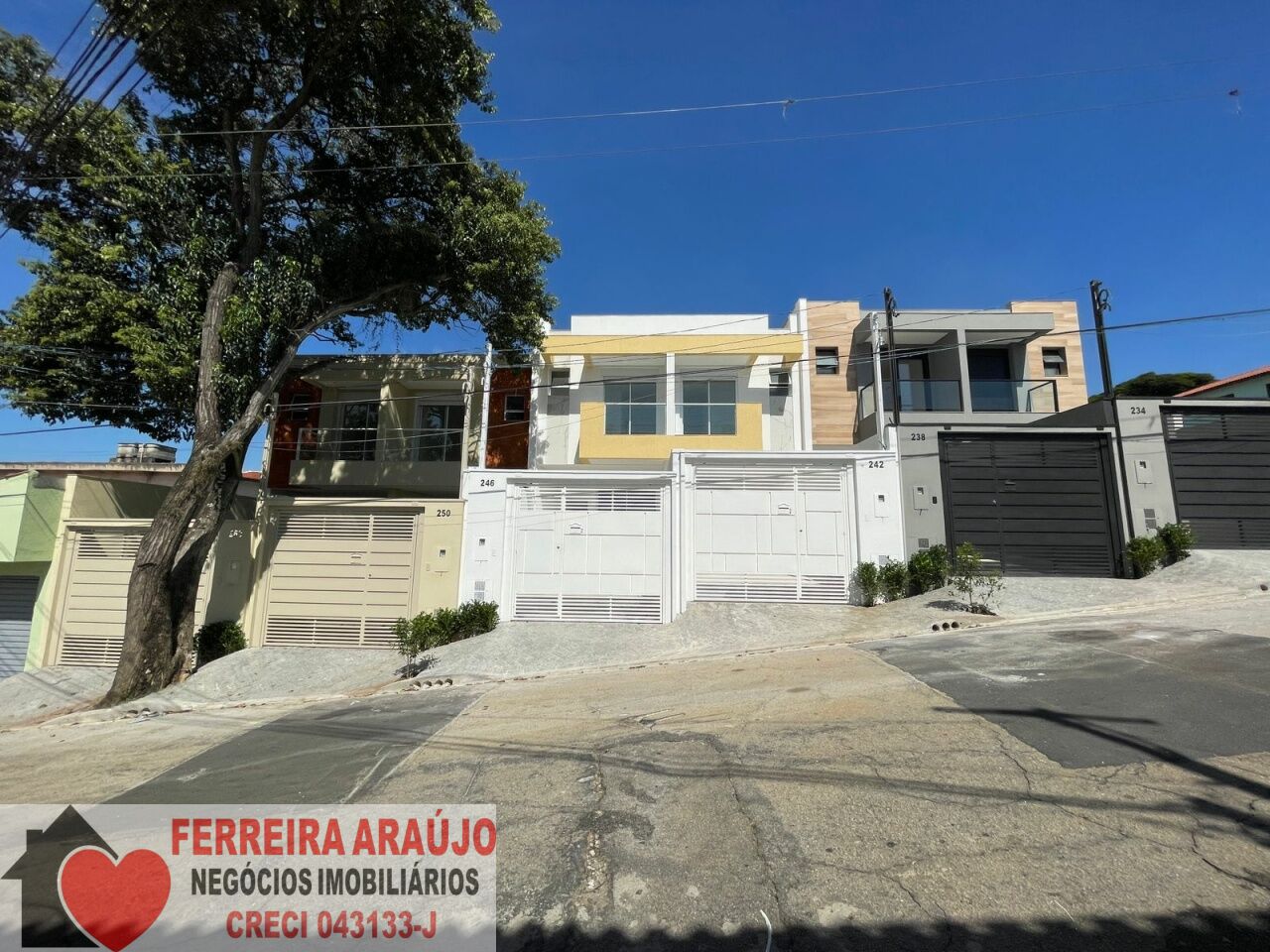 Sobrado para Venda - Cupecê