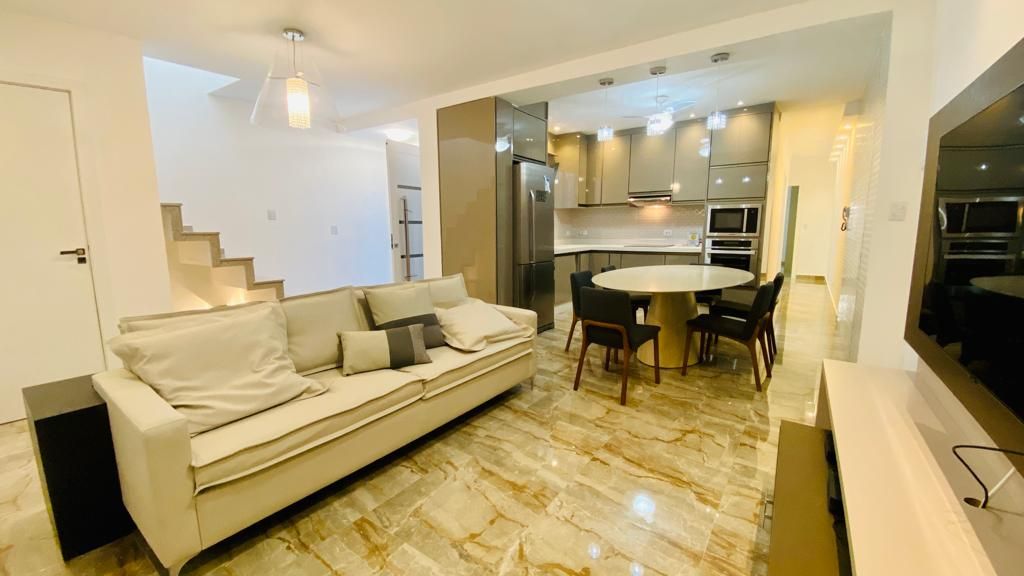 Sobrado para Venda - Vila Constança