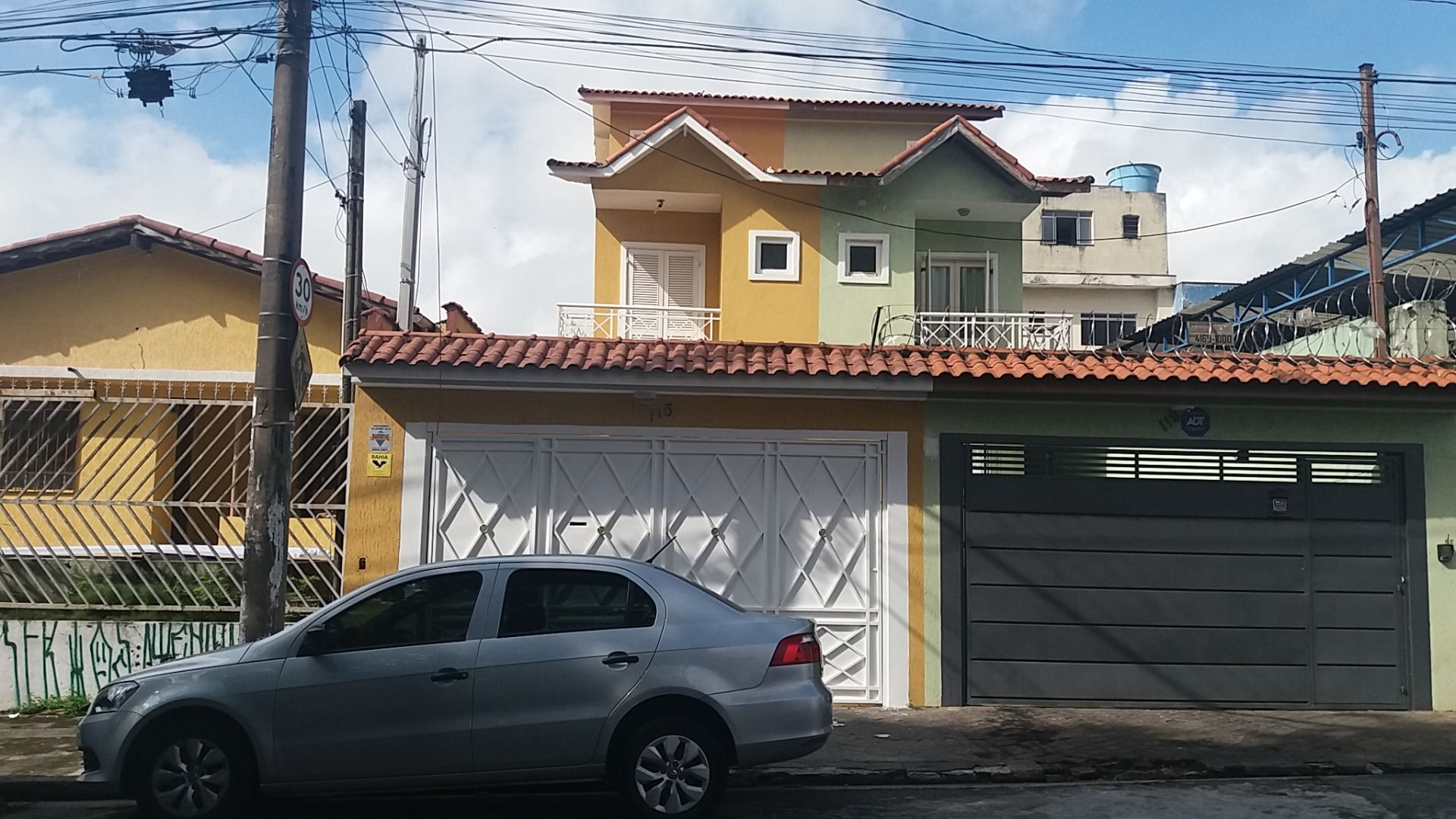 Sobrado para Venda - Jardim Santa Mena