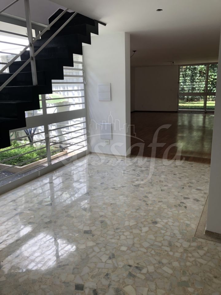 Sobrado para Venda - Jardim Luzitânia