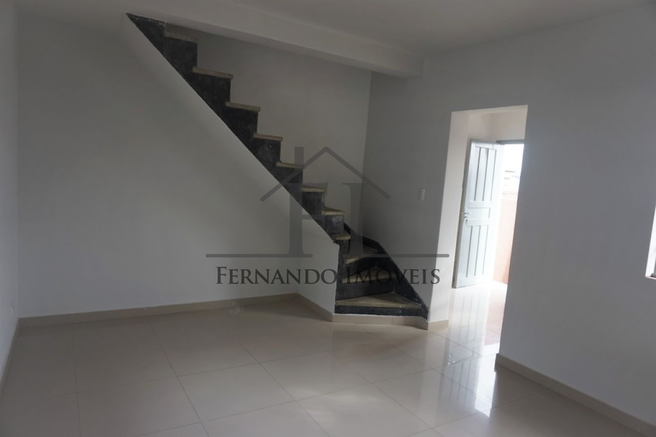 Casa Assobradada para Locação - Vila Carioca