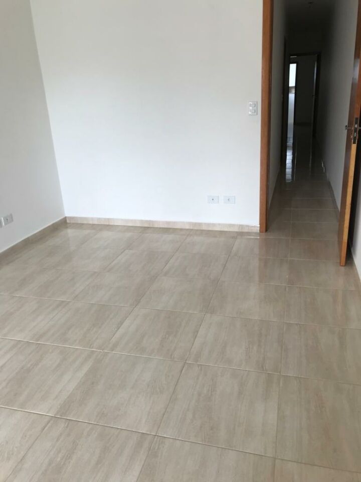 Casa Assobradada para Venda - Vila Nova Carolina