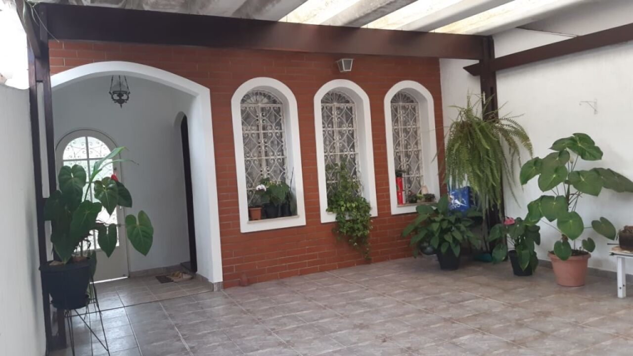 Casa Assobradada para Venda - Horto Florestal