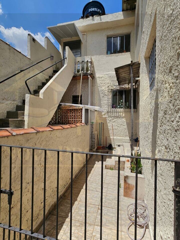 Casa Assobradada para Locação - Vila Guarani Z Sul