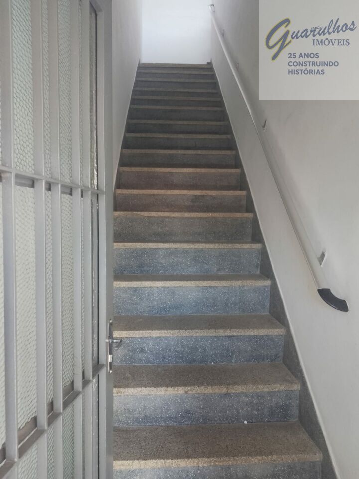 Casa Assobradada para Locação - Vila Rosália
