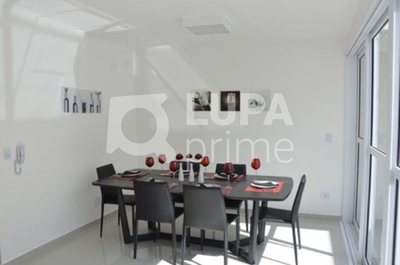 sobrado-venda-sao-paulo-vila-bertioga-3dormitorios-3suites-4vagas-170m2-LM10414