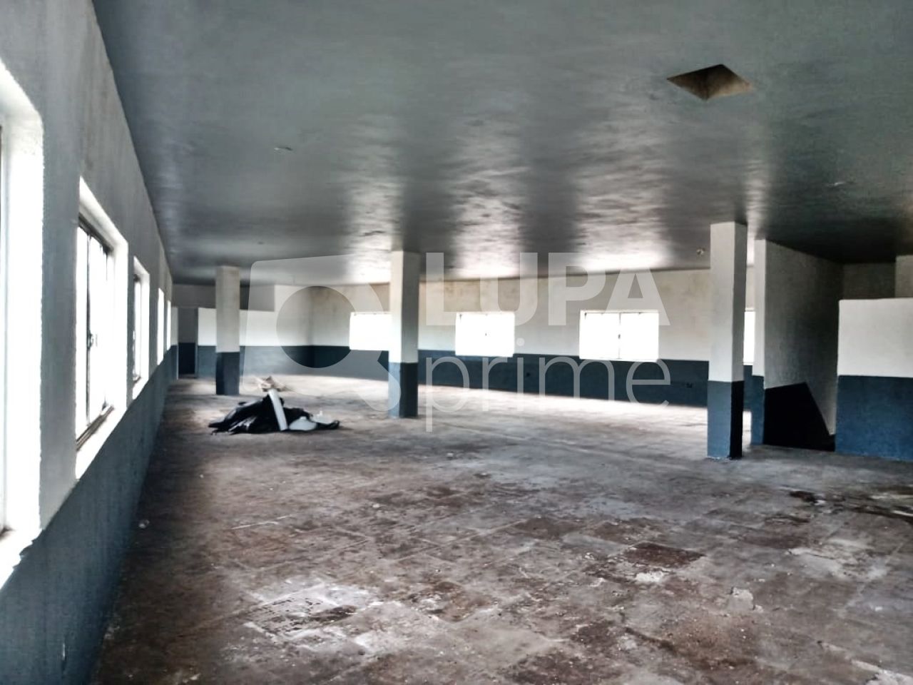 Loja-Salão, 250 m² - Foto 1