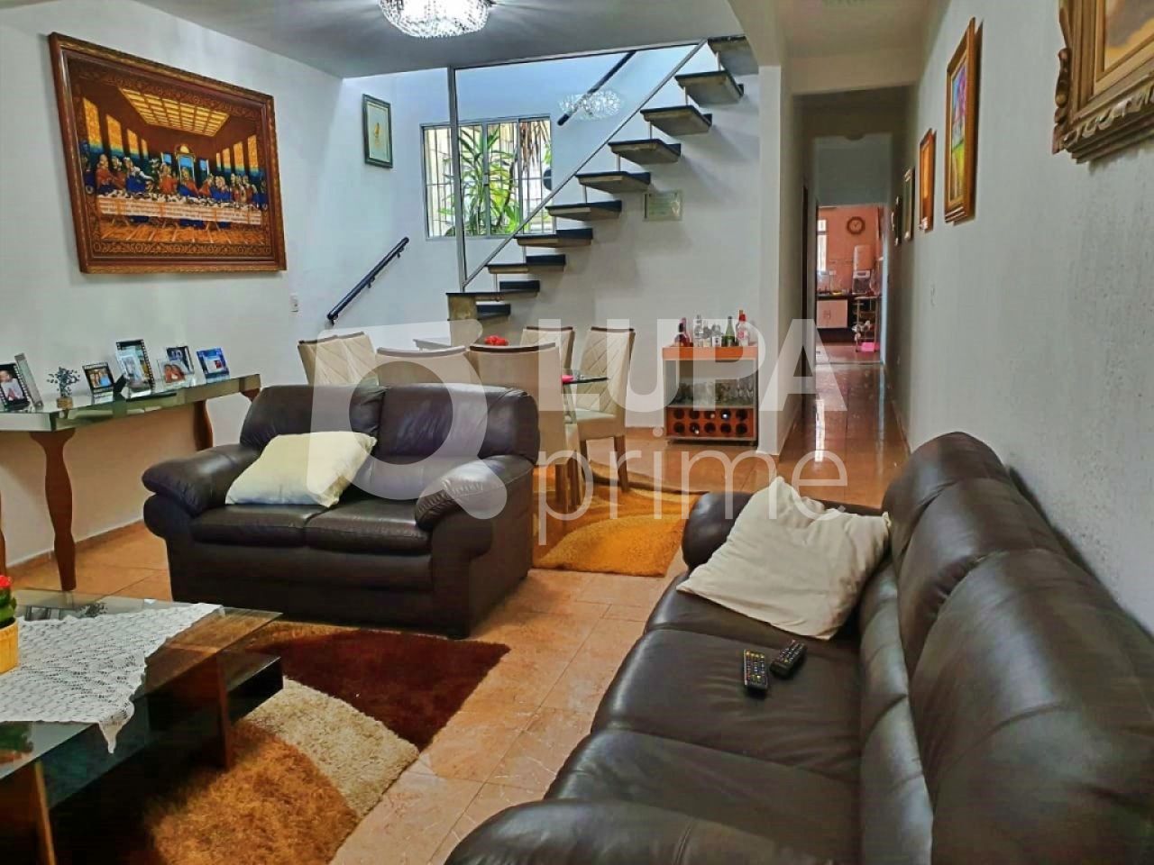 Casa, 5 quartos, 143 m² - Foto 1