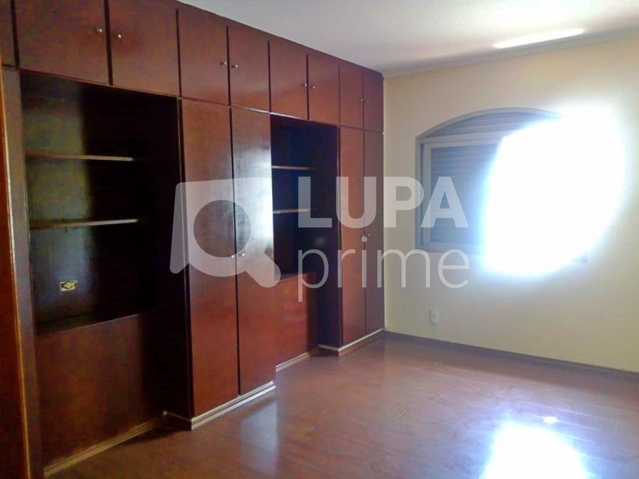 casa-terrea-venda-sao-paulo-vila-maria-alta-4dormitorios-2suites-5vagas-270m2-LM15283