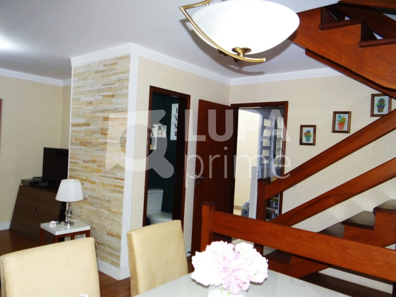Casa à venda com 3 quartos, 150m² - Foto 1