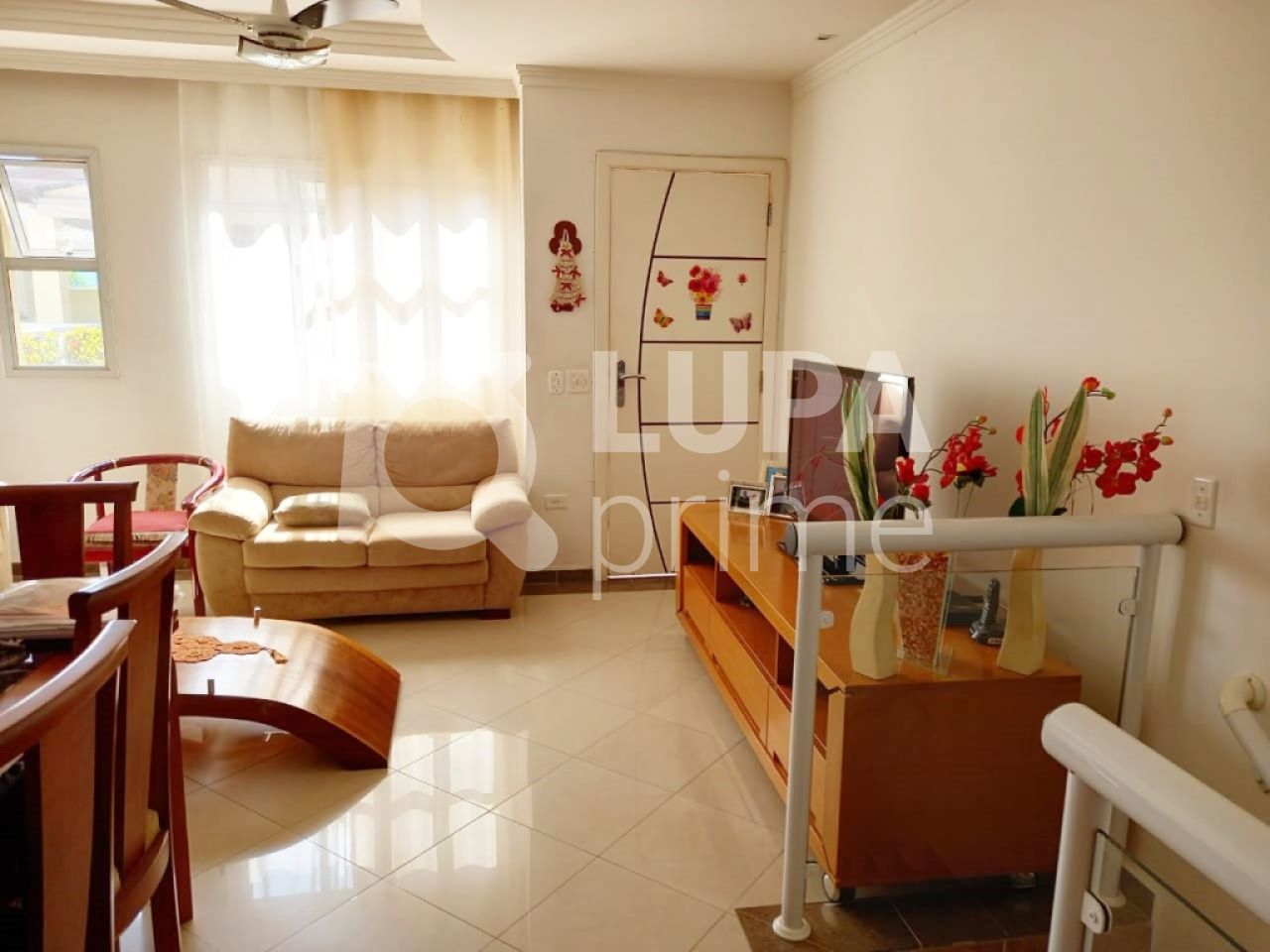 Casa à venda com 3 quartos, 146m² - Foto 1