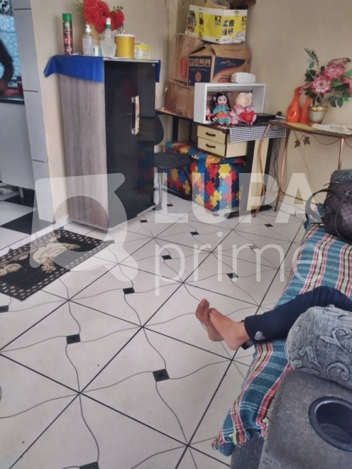 Casa à venda com 2 quartos, 74m² - Foto 4