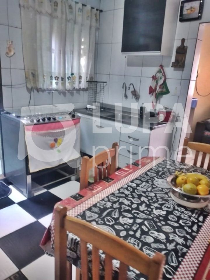 Casa à venda com 2 quartos, 74m² - Foto 6